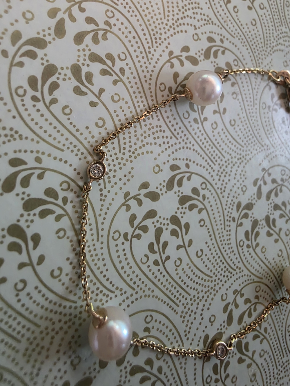Na Hoku White Akoya Pearl & 14K Yellow Gold Diamond Bracelet - Picture 5 of 6